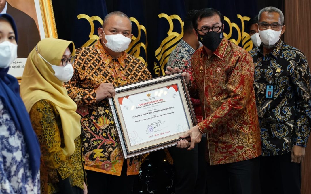 UNDIP TERIMA PENGHARGAAN DALAM KOMPETISI PATENT INFORMATION SEARCHING CONTEST